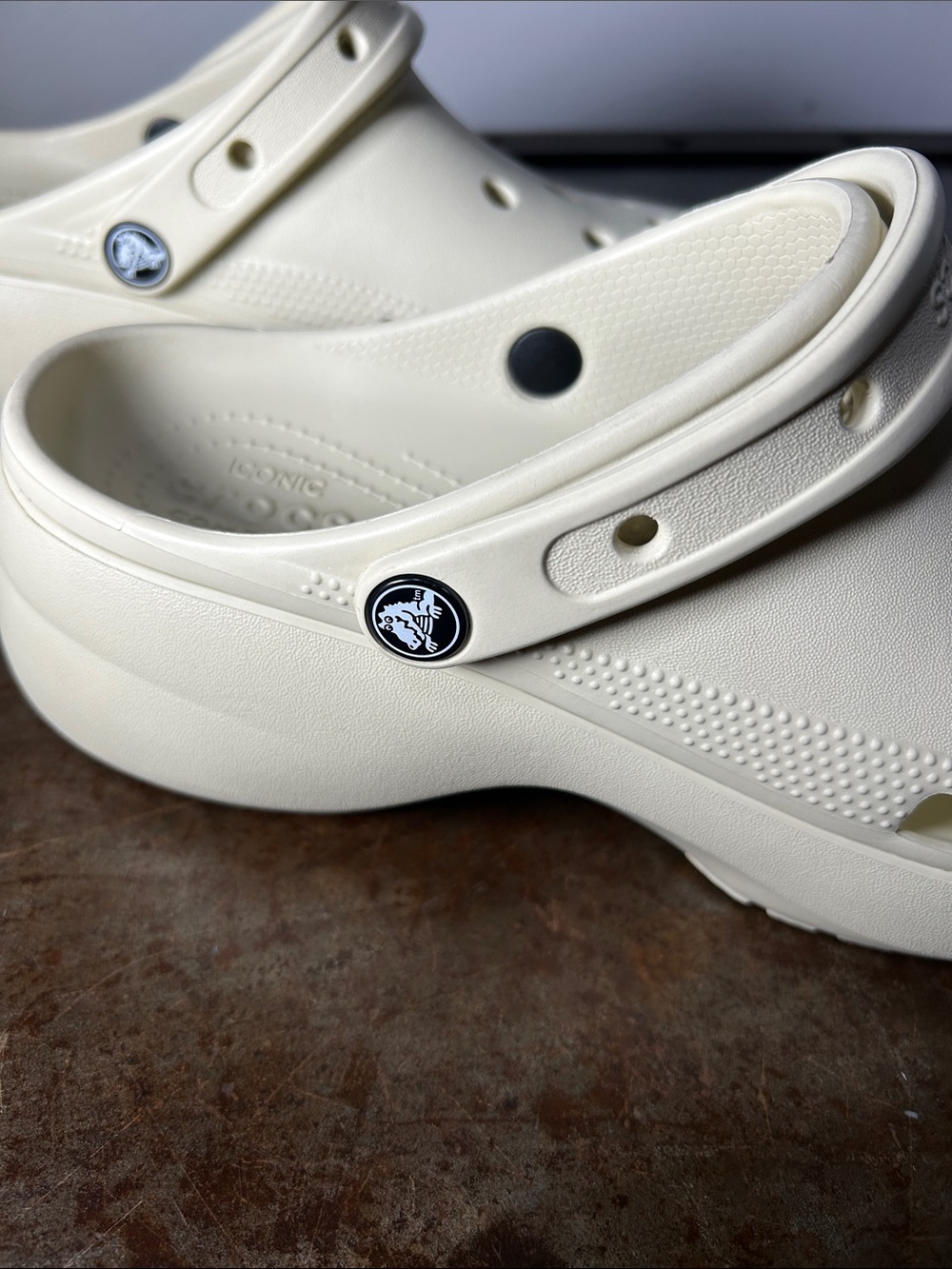 CROCS Classic Platform Cream (Bone) Slip-On Clog Women’s Size 10 - Picture 16 of 16